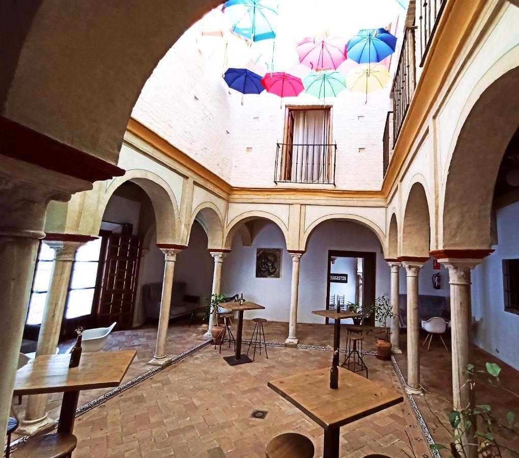 Frenteabastos Suites Cafe Hostal & Apartments كارمونا المظهر الخارجي الصورة