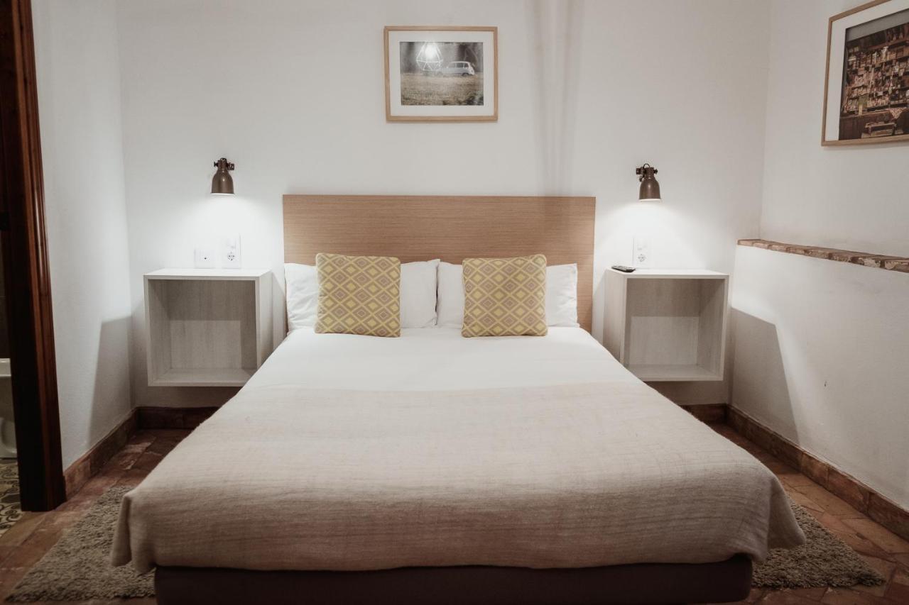 Frenteabastos Suites Cafe Hostal & Apartments كارمونا المظهر الخارجي الصورة