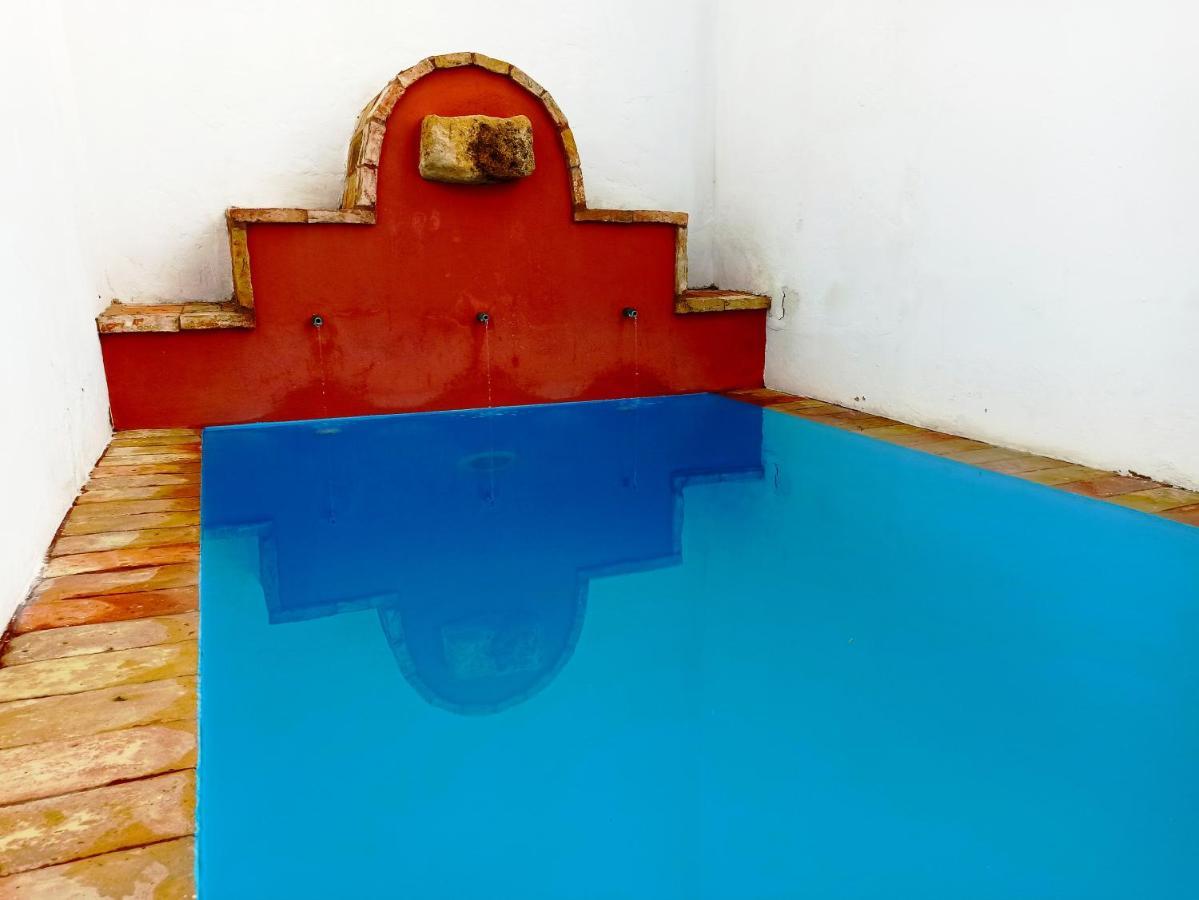 Frenteabastos Suites Cafe Hostal & Apartments كارمونا المظهر الخارجي الصورة