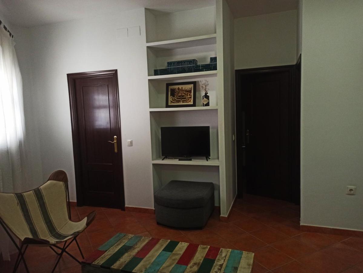 Frenteabastos Suites Cafe Hostal & Apartments كارمونا المظهر الخارجي الصورة