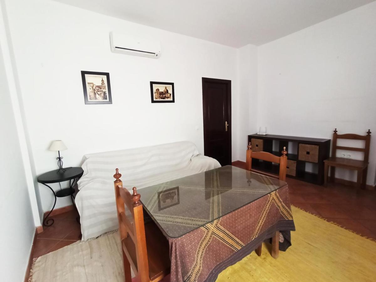Frenteabastos Suites Cafe Hostal & Apartments كارمونا المظهر الخارجي الصورة