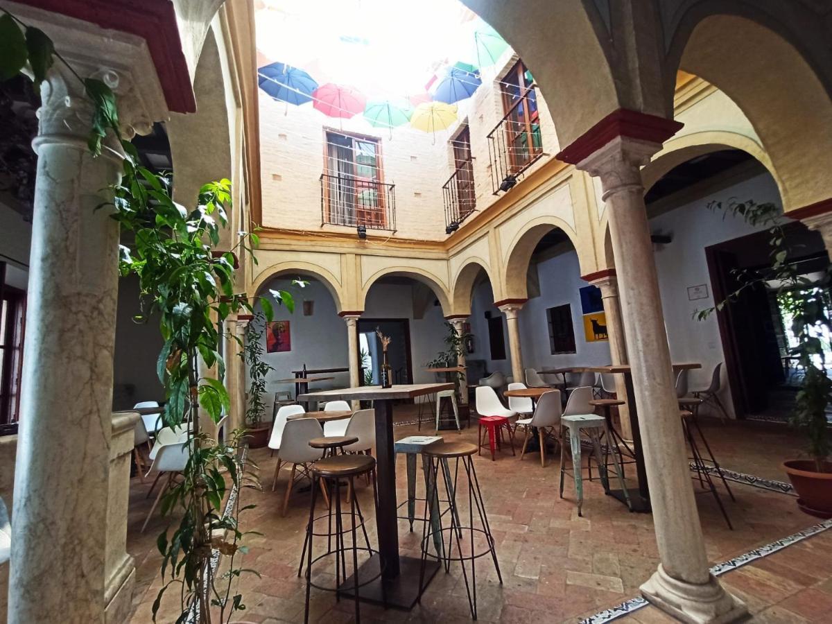 Frenteabastos Suites Cafe Hostal & Apartments كارمونا المظهر الخارجي الصورة