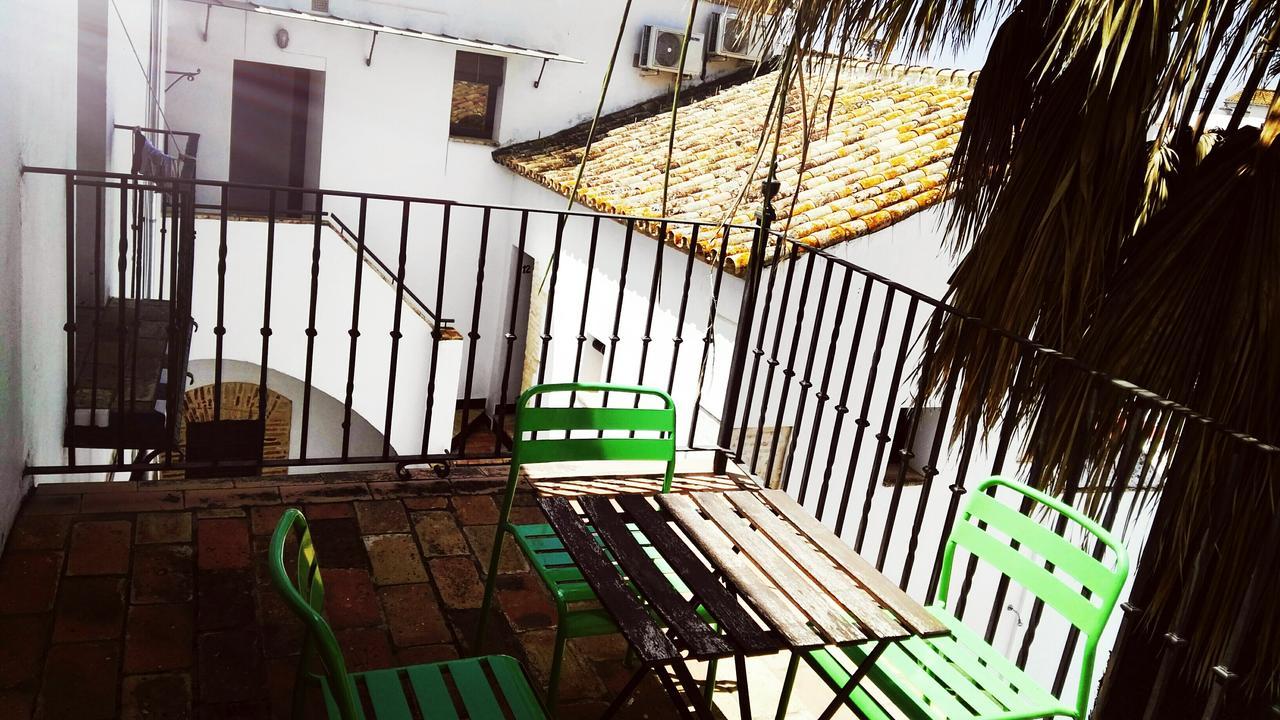 Frenteabastos Suites Cafe Hostal & Apartments كارمونا المظهر الخارجي الصورة