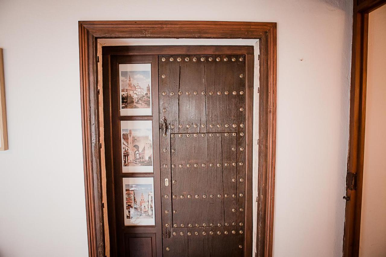Frenteabastos Suites Cafe Hostal & Apartments كارمونا المظهر الخارجي الصورة