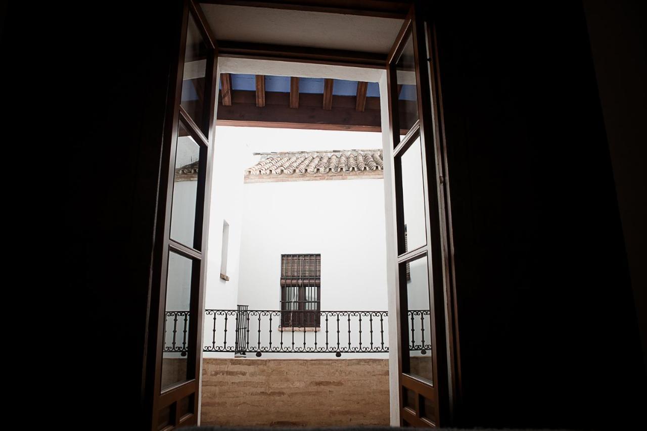 Frenteabastos Suites Cafe Hostal & Apartments كارمونا المظهر الخارجي الصورة